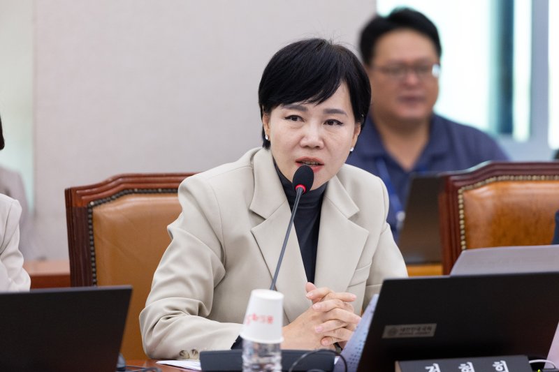 지난 16일 서울 여의도 국회에서 열린 법제사법위원회 감사원 등에 대한 국정감사에서 전현희 더불어민주당 의원이 질의하고 있다. 2025.10.16/뉴스1 ⓒ News1 이승배 기자