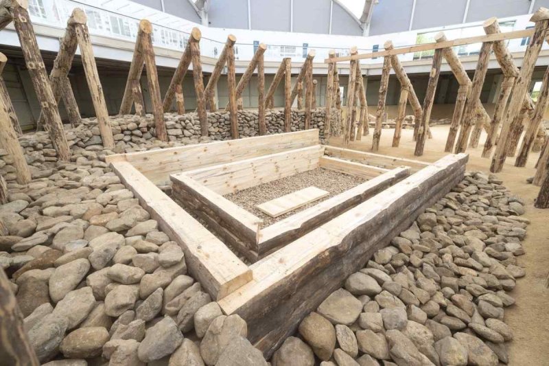 경주 쪽샘 44호 무덤 덧널 축조 모습 (출처=연합뉴스)