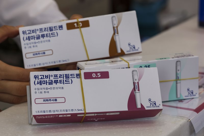 [서울=뉴시스] 정병혁 기자 = 지난해 10월 17일 서울 강남구의 한 약국에 덴마크 제약사 노보노디스크가 개발한 비만치료제 ‘위고비’가 놓여 있다. .2024.10.17. jhope@newsis.com