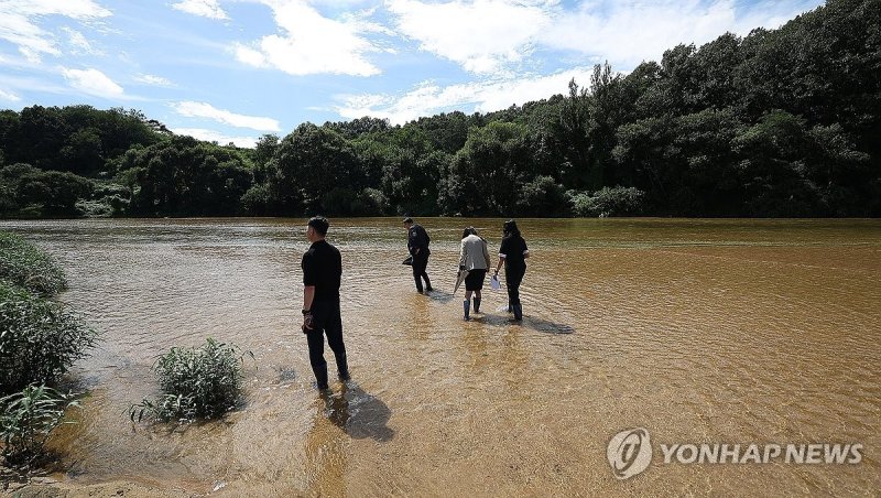 채상병 순직 장소 찾은 해병특검 (출처=연합뉴스)