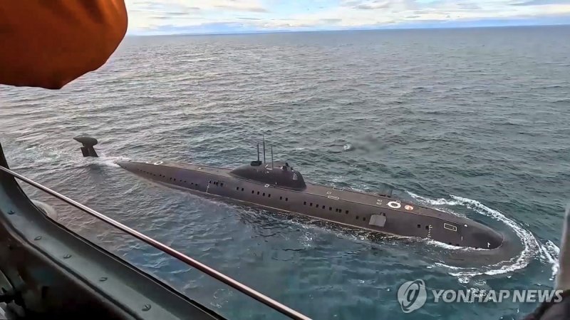 9월15일(현지시간) 바렌츠해에서 군사 훈련 중인 러시아 핵잠수함 (출처=연합뉴스)