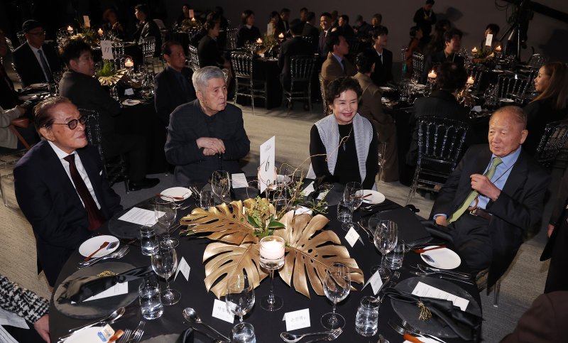 송강호, 박찬욱 아름다운예술인상 대리 수상…안효섭 신인예술인상(종합)