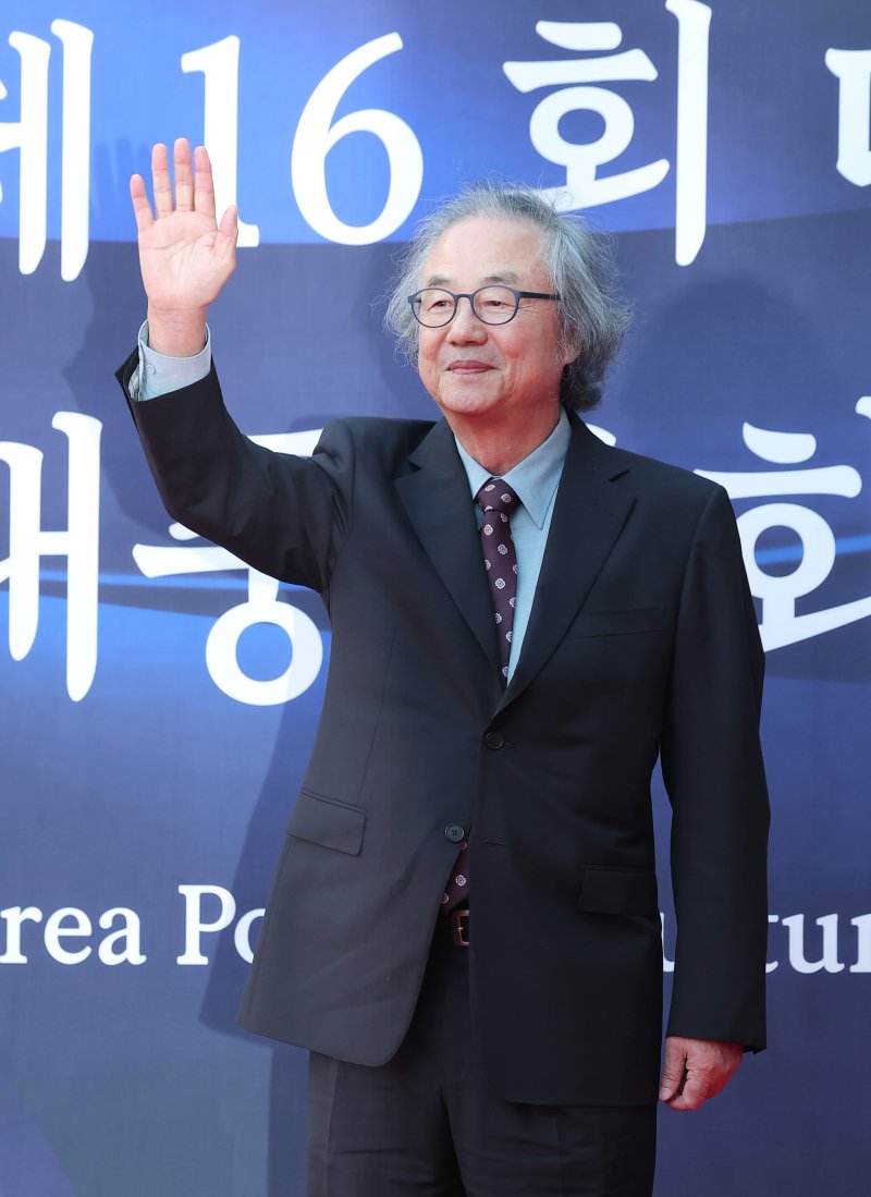 정동환, 보관문화훈장 수훈 친구 故전유성, 이 자리에 없어 가슴 아파