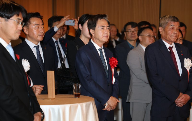 김태흠 지사(가운데)가 나라현 JW 메리어트 나라 호텔에서 열린 한일 우호 리셉션에 참석한 모습(충남도 제공. 재판매 및 DB금지)/뉴스1.