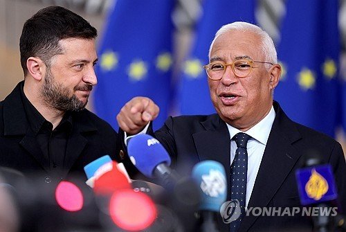 EU 정상회의 참석한 젤렌스키(좌) (출처=연합뉴스)