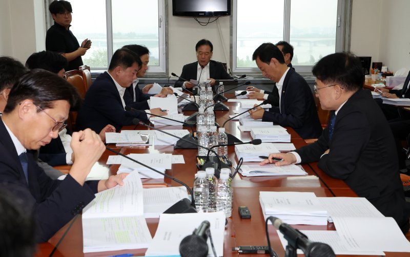 [서울=뉴시스] 김명년 기자 = 서울 여의도 국회에서 기획재정위원회 경제재정소위원회가 열리고 있다. 2025.09.16. kmn@newsis.com