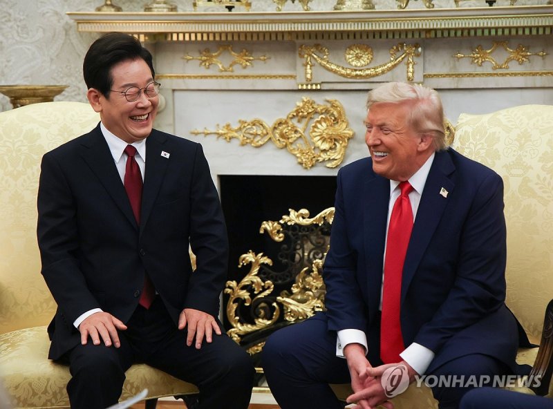 함께 웃는 이재명 대통령과 트럼프 대통령 (출처=연합뉴스)