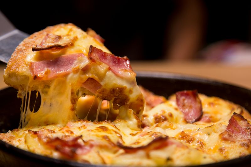 피자에 독초 넣어 아내 7차례 독살 시도한 남편, 이유가... 소름