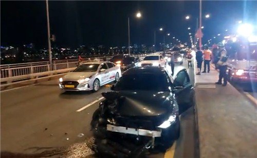 성수대교서 차량 5대 추돌…"뇌혈관 약 먹고 의식 잃어" (출처=연합뉴스)