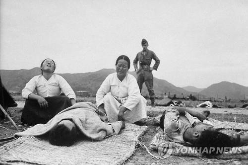 여순사건, 오열하는 가족들 (출처=연합뉴스)