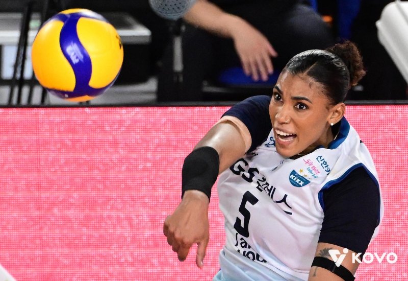 공격하는 GS칼텍스의 외국인 주포 실바 (출처=연합뉴스)