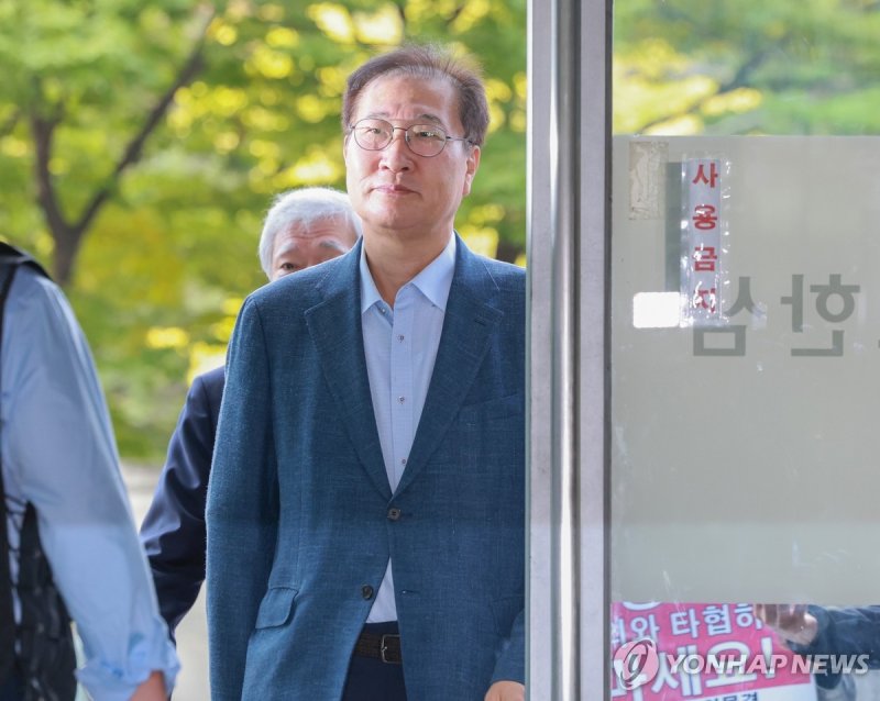 피의자 신분으로 해병특검 출석하는 박성재 전 장관 (출처=연합뉴스)