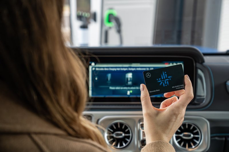 메르세데스-벤츠 코리아는 전기 및 하이브리드 차량 고객의 충전 경험 강화를 위한 'MB.CHARGE 퍼블릭' 서비스를 출시했다. (벤츠 코리아 제공)