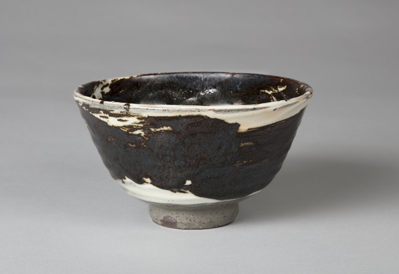 [김해=뉴시스]경남찻사발 전국공모전 대상 김상성 ‘철화귀얄사발’. (사진=김해시 제공). 2025. 10.24. photo@newsis.com