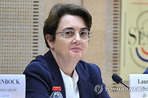 상원 현안질의 출석한 로랑스 데카르 루브르 박물관장 (출처=연합뉴스)