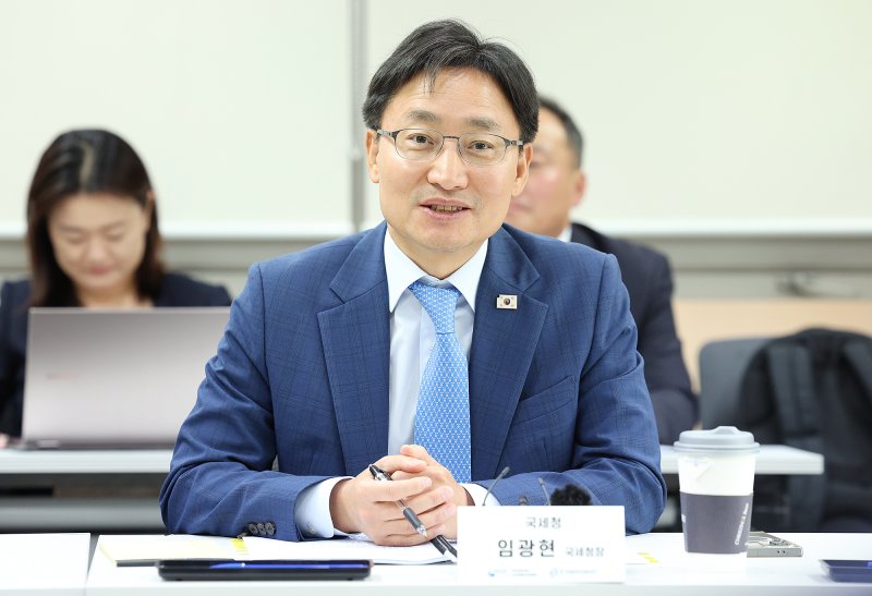 임광현 국세청장이 24일 오후 서울 송파구 한국인공지능·소프트웨어산업협회에서 열린 현장 소통 간담회에서 발언하고 있다.(사진 : 국세청 제공) 2025.10.24. *재판매 및 DB 금지