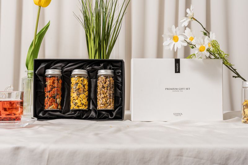 충청한방꽃차협동조합의 꽃차(시화 선물세트). 소상공인시장진흥공단 제공