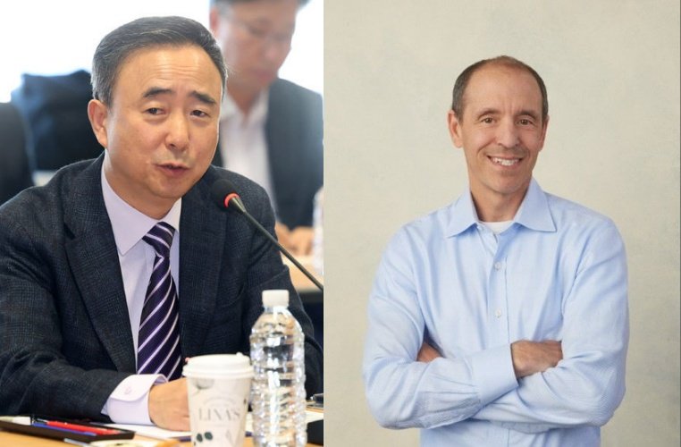 [서울=뉴시스] 임문영 국가인공지능전략위원회 상근 부위원장(왼쪽)이 크리스 리헤인 오픈AI 글로벌 대외협력 최고 책임자와 만남을 가졌다. (사진=뉴시스DB, 오픈AI)