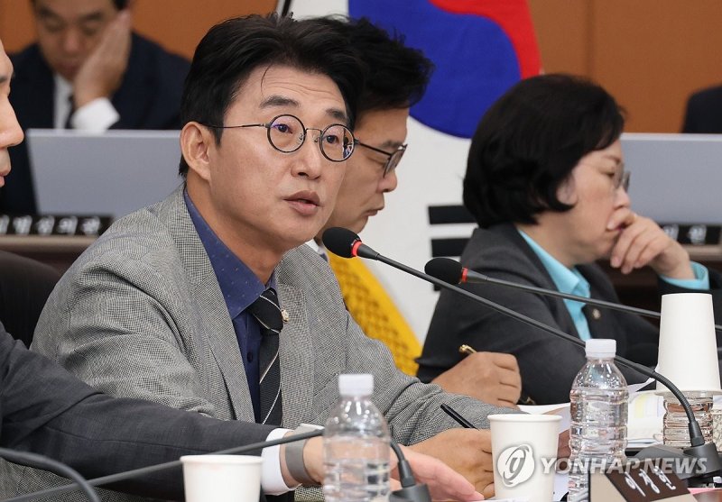 질의하는 노종면 의원 (출처=연합뉴스)