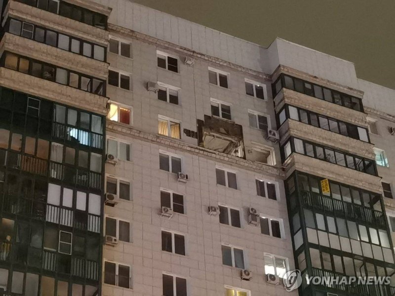 우크라이나 드론 공격 받은 모스크바주 아파트 (출처=연합뉴스)