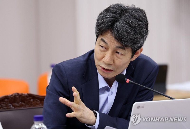 국감 질의하는 윤건영 의원 (출처=연합뉴스)