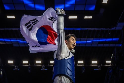 남자 87㎏초과급에서 우승한 후 세리머니 하는 강상현. (출처=연합뉴스)