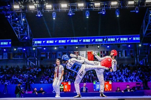 김유진(오른쪽)의 여자 57㎏급 결승 경기 장면. (출처=연합뉴스)