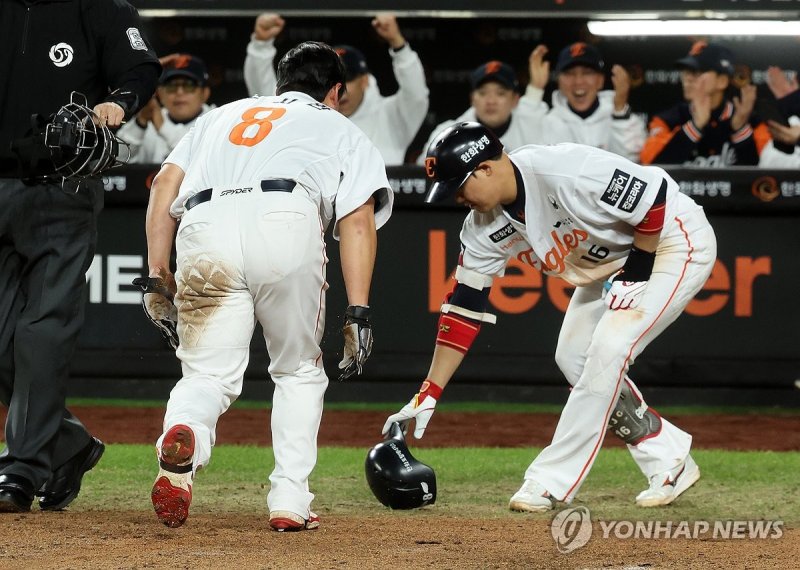 6점 앞서가는 한화 (출처=연합뉴스)