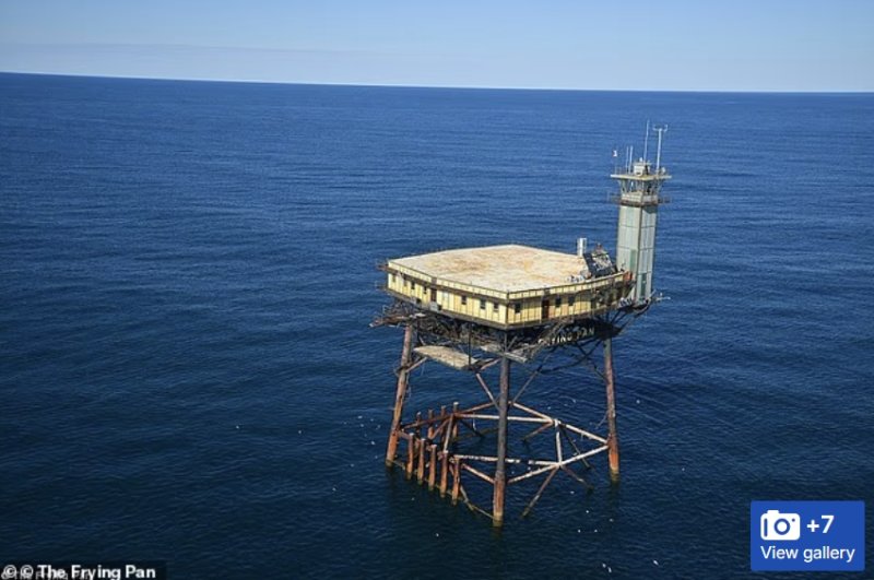 [서울=뉴시스] 프라잉 팬 타워 호텔. (사진출처: 데일리메일 캡처)2025.10.24.