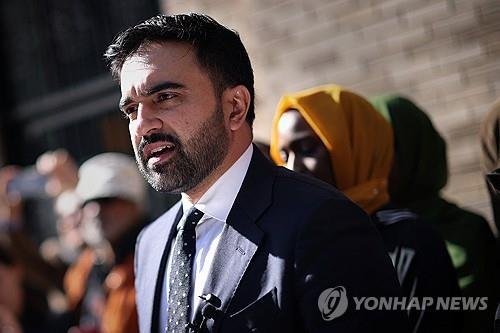 유세 중인 조란 맘다니 뉴욕시장 후보 (출처=연합뉴스)