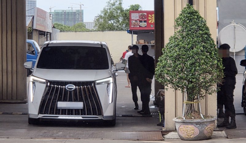 웬치 지키는 보안 요원들 (출처=연합뉴스)