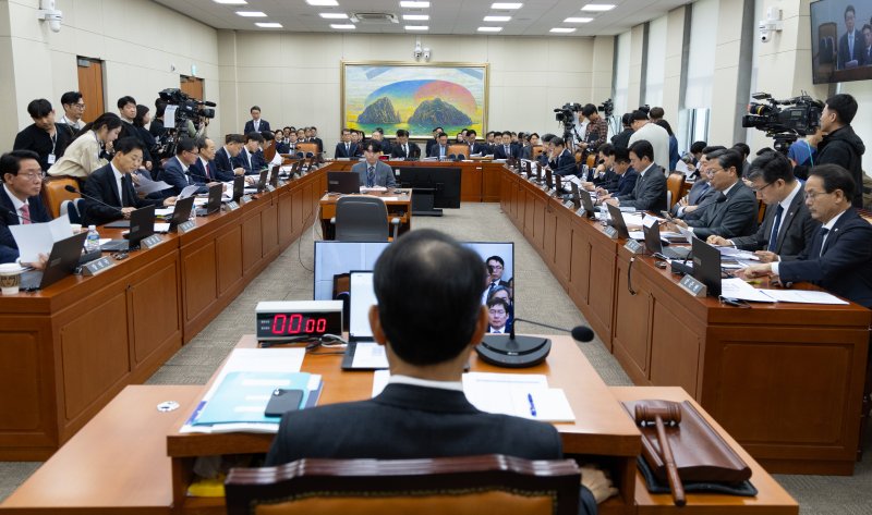 지난 20일 서울 여의도 국회에서 정무위원회 금융위원회 등에 대한 국정감사가 진행되고 있다. 2025.10.20/뉴스1 ⓒ News1 이승배 기자