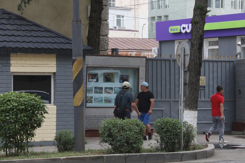 북한 대표단이 지난 8월 하순 몽골 울란바토르를 방문하던 중 북한 측 통역원이 한국 대사관을 통해 망명한 사실이 25일 밝혀졌다. 사진은 몽골 울란바토르 북한대사관. 뉴시스