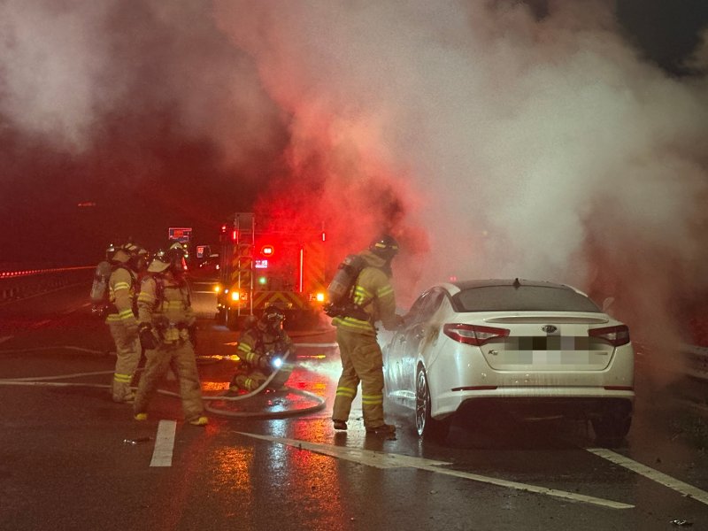 김제시 백구면 차량화재 현장.(전북소방 제공. 재판매 및 DB금지)