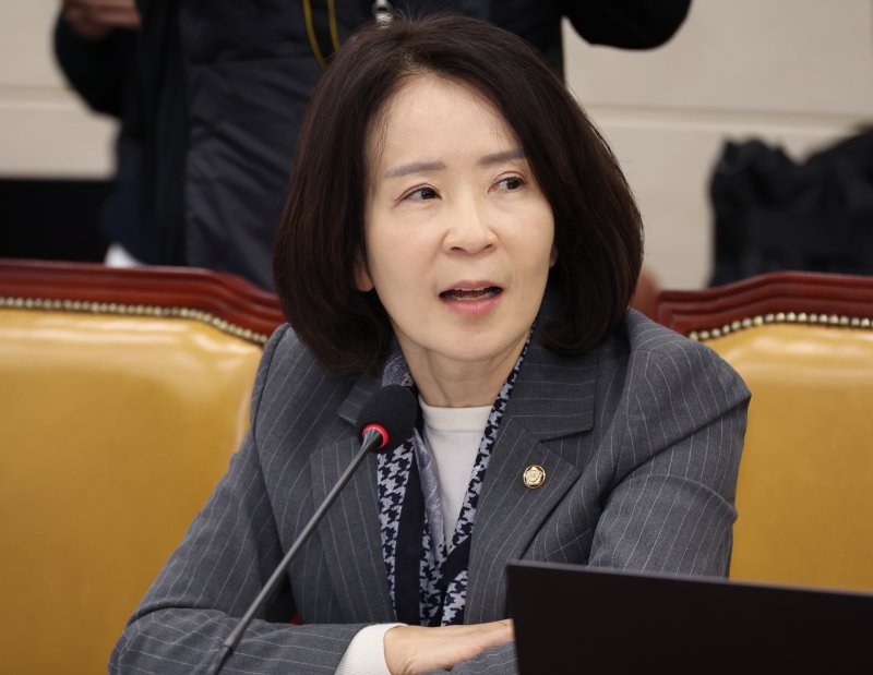 [서울=뉴시스] 김금보 기자 = 최수진 국민의힘 의원이 21일 서울 여의도 국회에서 열린 과학기술정보방송통신위원회의 ICT 공공기관에 대한 국정감사에서 질의를 하고 있다. 2025.10.21. kgb@newsis.com