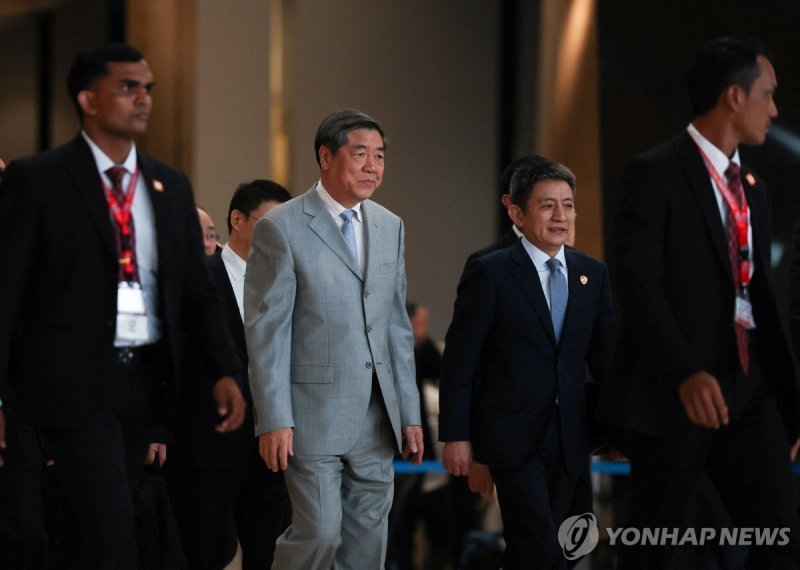 허리펑 중국 부총리와 리청강 국제무역무역대표 (출처=연합뉴스)