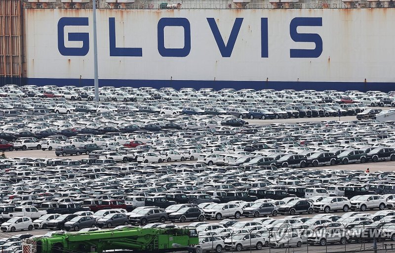 수출 대기 중인 자동차 (출처=연합뉴스)