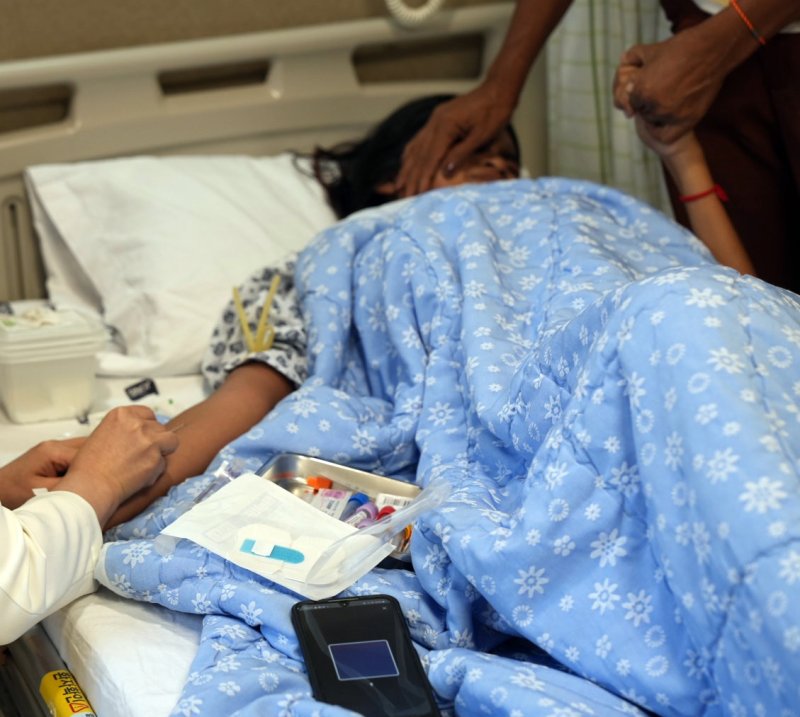 검사 받는 쏙 리나 양 (출처=연합뉴스)