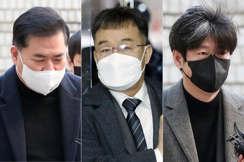 유동규 전 성남도시개발공사 기획본부장(왼쪽부터)과 화천대유자산관리 대주주 김만배 씨, 남욱 변호사. /뉴스1 ⓒ News1 민경석 기자