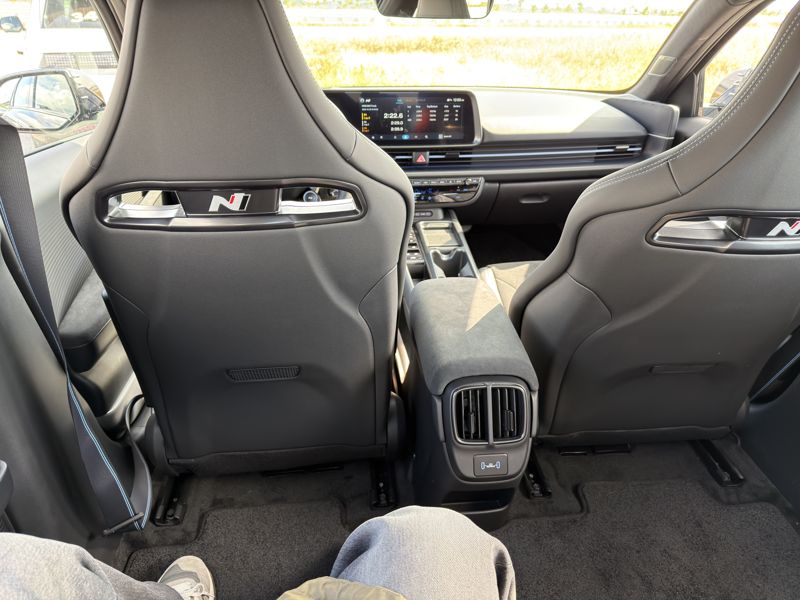 아이오닉 6N 2열 내부. 정원일 기자