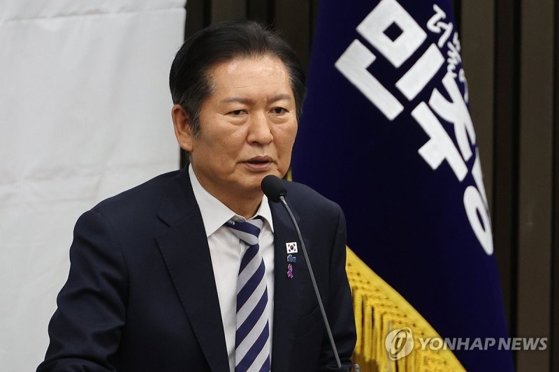 의총에서 발언하는 정청래 대표 (출처=연합뉴스)