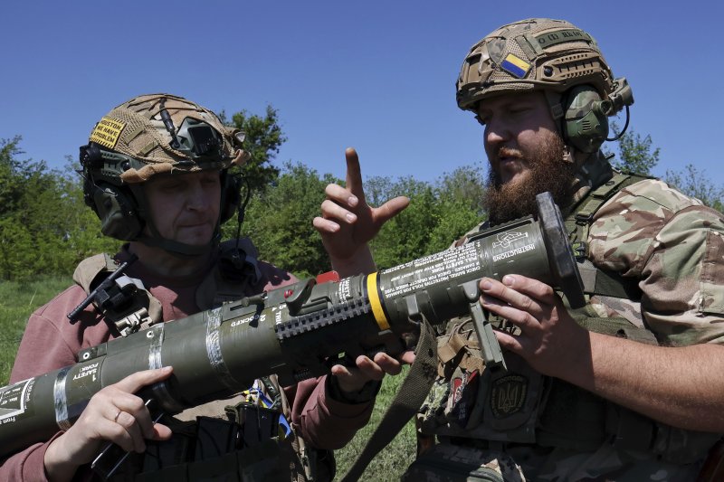 [자포리자=AP/뉴시스] 북대서양조약기구(NATO·나토) 회원국인 크로아티아가 18년 만에 '징병제'를 부활시켰다. 사진은 지난 5월 22일 우크라이나 제65 기계화여단 병사들이 자포리자 군사 훈련장에서 훈련하고 있는 모습. 사진과 기사는 직접적인 관련 없음. 2025.10.27.