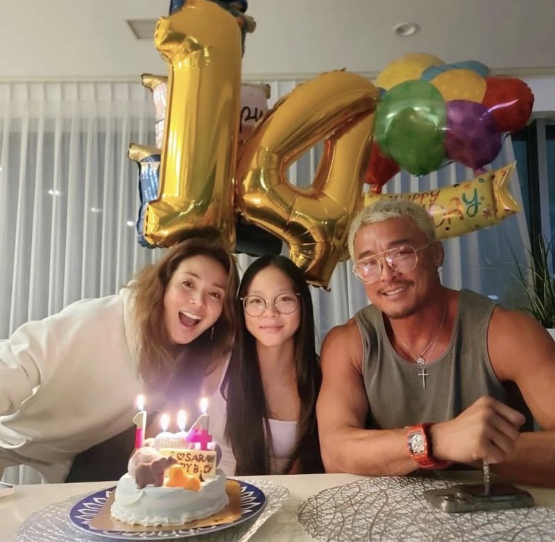 [서울=뉴시스] 야노 시호(왼쪽부터), 추사랑, 추성훈. (사진=야노 시호 인스타그램 캡처) 2025.10.26. photo@newsis.com *재판매 및 DB 금지