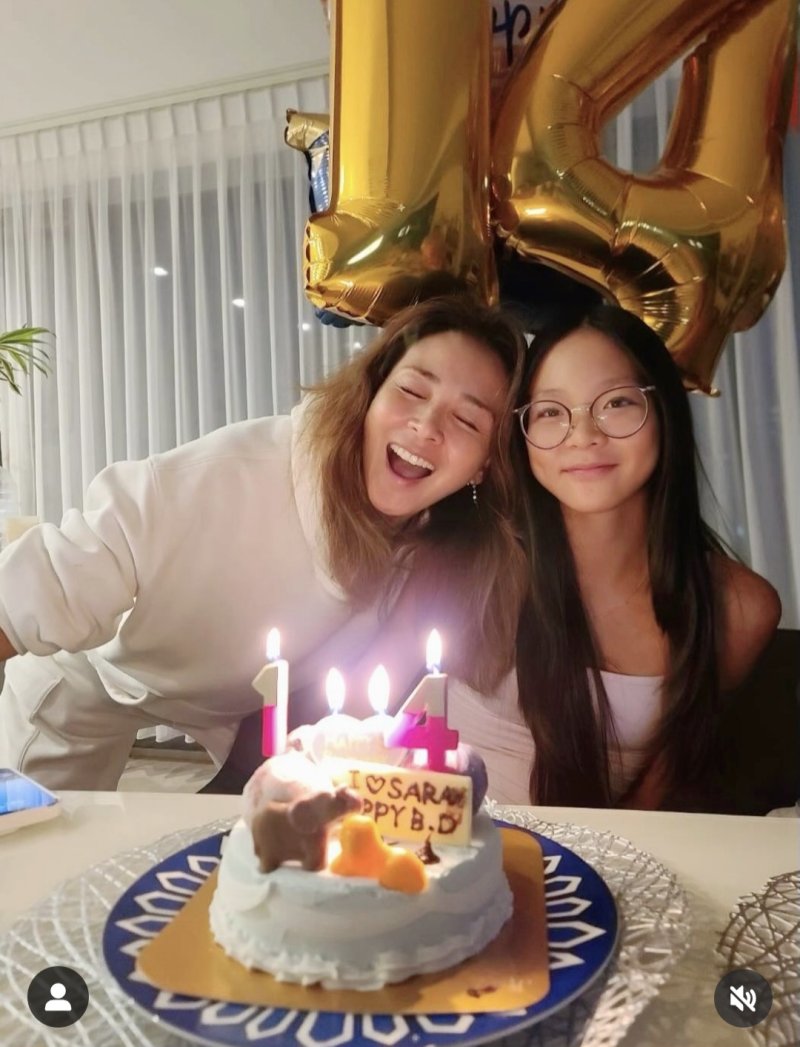 [서울=뉴시스] 야노 시호(왼쪽부터), 추사랑. (사진=야노 시호 인스타그램 캡처) 2025.10.26. photo@newsis.com *재판매 및 DB 금지