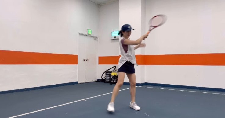 매력적인 운동 손예진, 테니스에 푹 빠졌다…건강미 발산 [N샷]