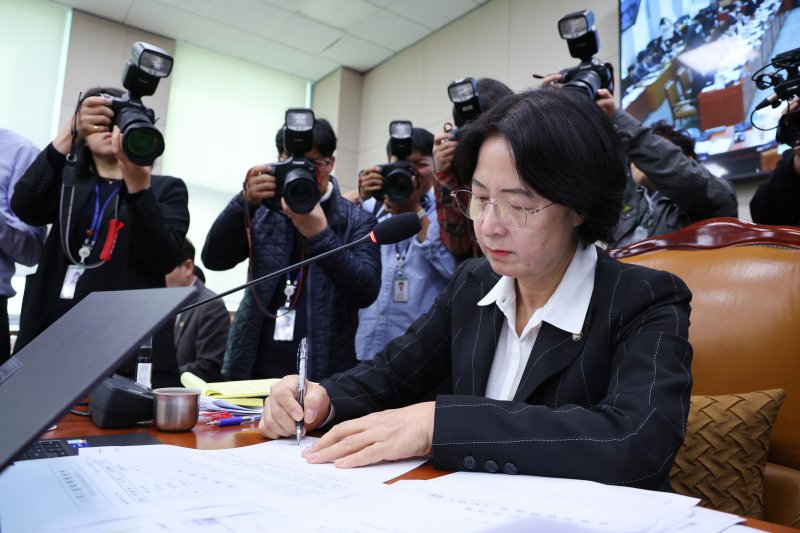 더불어민주당 소속 추미애 국회 법제사법위원장. ⓒ News1 신웅수 기자