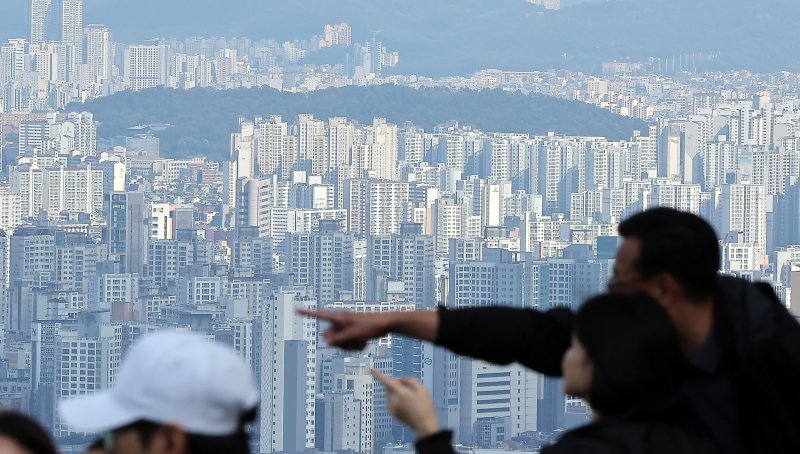 19일 서울 중구 남산에서 바라본 아파트 단지. 2025.10.19/뉴스1 ⓒ News1 김진환 기자