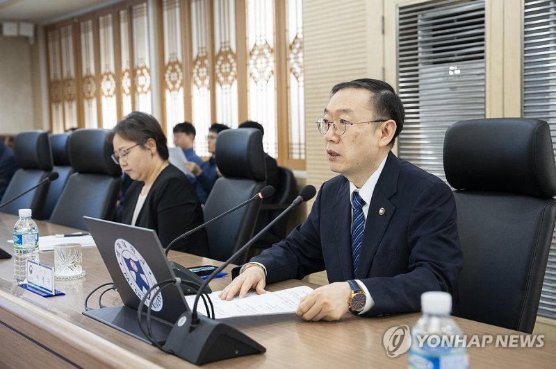 발언하는 이명구 관세청장 (출처=연합뉴스)