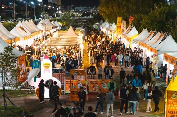 춘천막국수닭갈비축제 운영사 협동조합 판, 로컬 미식축제의 ‘판’을 뒤집다.