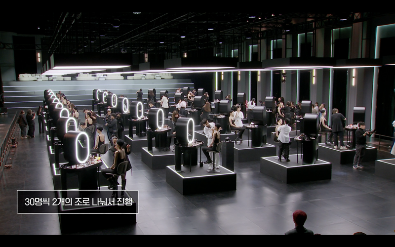 쿠팡플레이 '저스트 메이크업'에서 청담동 샵, 브랜드 아티스트, 뷰티 크리에이터까지 약 60명의 참가자가 ‘톱 3’를 향한 ‘뉴 페이스’ 미션을 펼치고 있다. 쿠팡플레이 제공